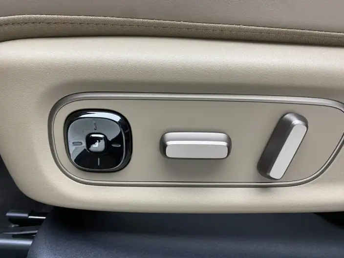 Li Auto i8 2025 Model Standard Edition – фото 47