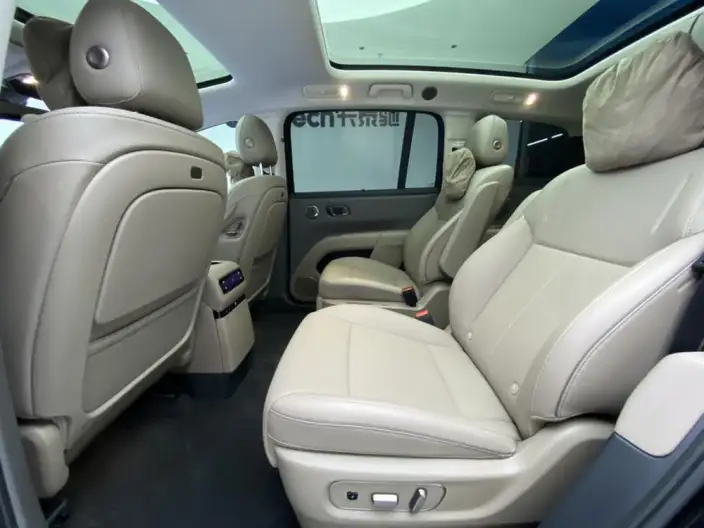 Li Auto i8 2025 Model Standard Edition – фото 64
