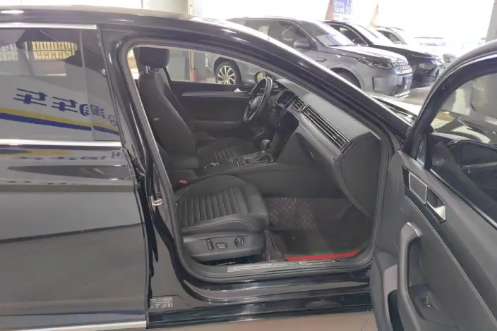 Volkswagen Magotan 2020 Model 330TSI DSG Leading Model – фото 11
