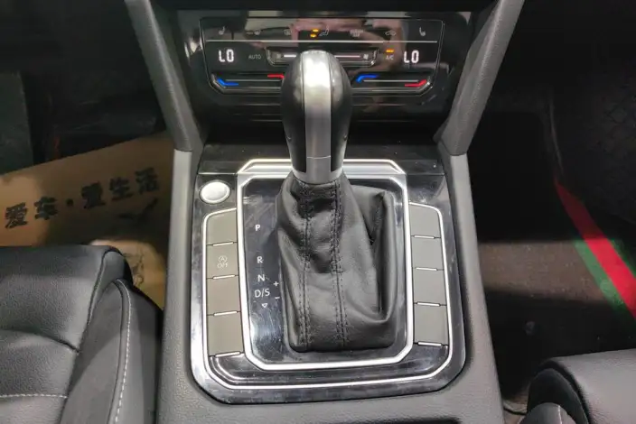 Volkswagen Magotan 2020 Model 330TSI DSG Leading Model – фото 15