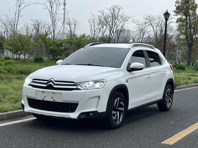 Citroën C3-XR 2015 модификация 1.6L автоматическое Pioneer type – фото 1