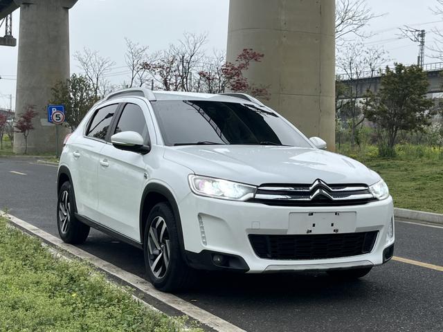Citroën C3-XR 2015 модификация 1.6L автоматическое Pioneer type – фото 3