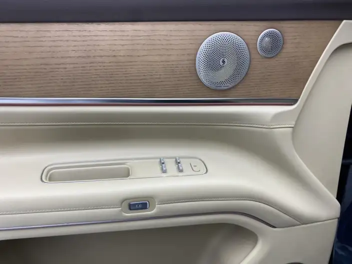 Aito M9 2024 Model Extended Range Ultra VI seat Edition – фото 16