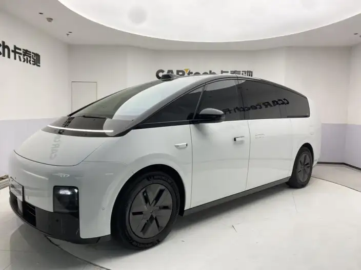 Li Auto MEGA 2024 Model Ultra Edition – фото 1