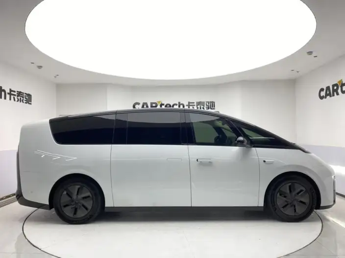 Li Auto MEGA 2024 Model Ultra Edition – фото 36