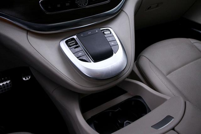 Mercedes-Benz V-Class Модель 2020 года V 260 L Long wheelbase Deluxe Edition – фото 9