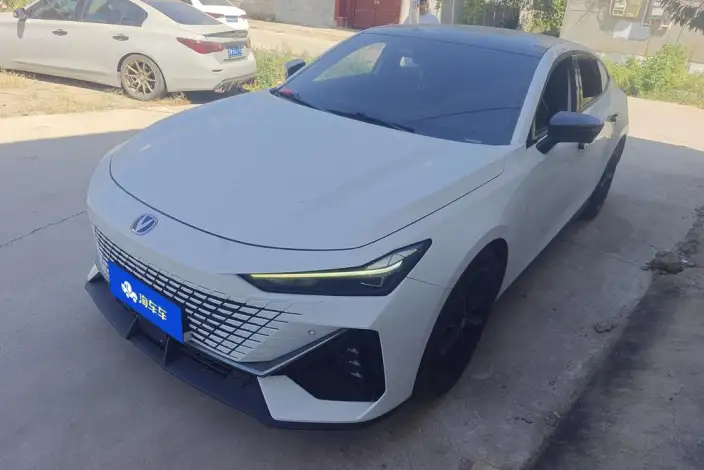 Changan UNI-V 2024 Model 1.5T High Power Edition – фото 1