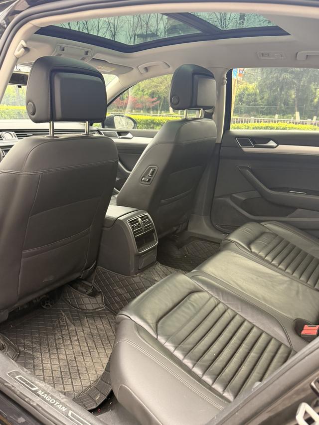 Volkswagen Magotan 2018 330TSI DSG Leading – фото 7