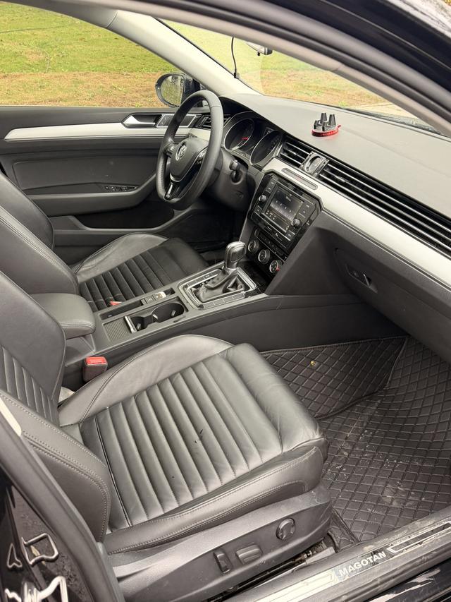 Volkswagen Magotan 2018 330TSI DSG Leading – фото 9
