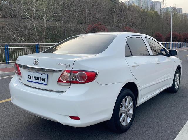 Toyota Corolla 2013 Special Edition 1.6L Automatic Cool GL – фото 2