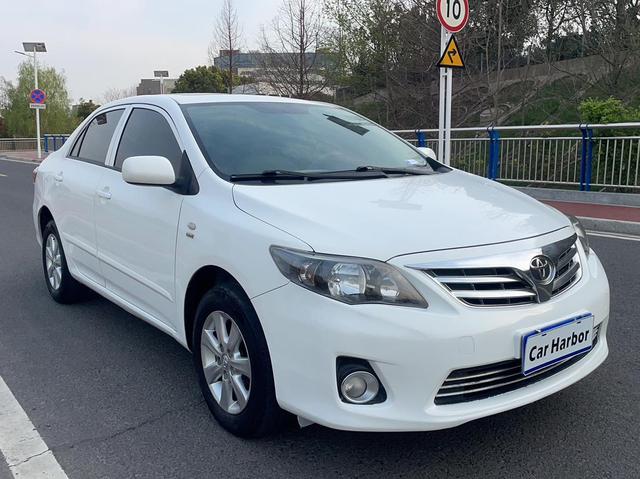 Toyota Corolla 2013 Special Edition 1.6L Automatic Cool GL – фото 3