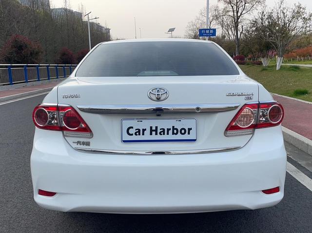 Toyota Corolla 2013 Special Edition 1.6L Automatic Cool GL – фото 5