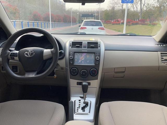 Toyota Corolla 2013 Special Edition 1.6L Automatic Cool GL – фото 18