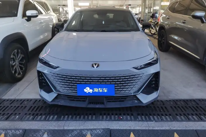 Changan UNI-V 2022 Model 1.5T Noble Model – фото 19
