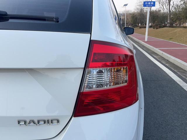 Spaceback Модель 2019 года комплектация 1.5L автоматическое Com f ort Edition National V – фото 7