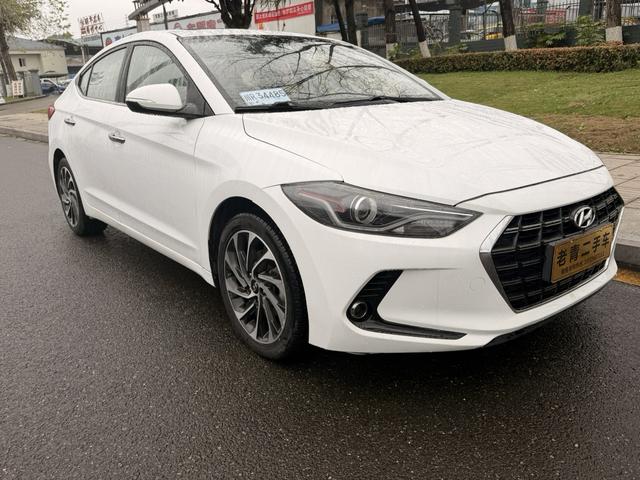 Hyundai Elantra Модель 2019 года 1.5L CVT Smart Hyun · Elite – фото 3