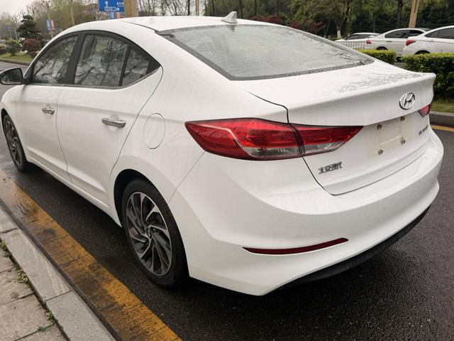Hyundai Elantra Модель 2019 года 1.5L CVT Smart Hyun · Elite – фото 5
