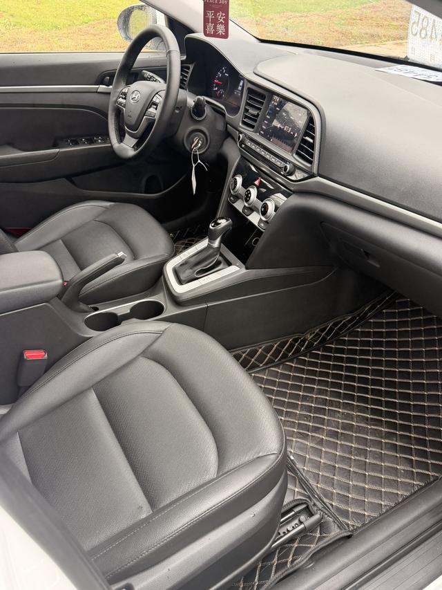 Hyundai Elantra Модель 2019 года 1.5L CVT Smart Hyun · Elite – фото 9