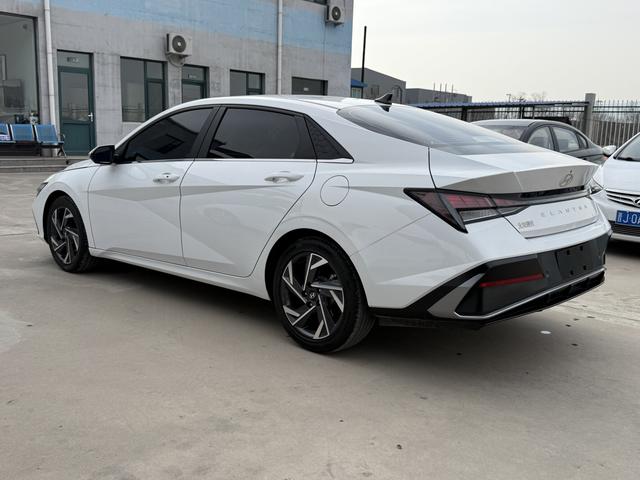Hyundai Elantra 2023 1.5L CVT GLX Elite – фото 9