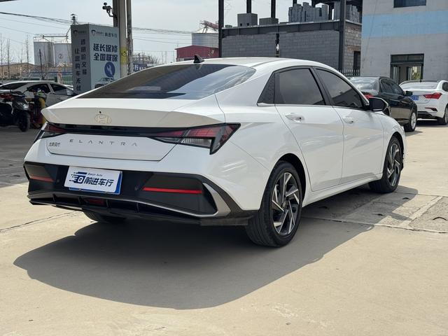 Hyundai Elantra 2023 1.5L CVT GLX Elite – фото 11