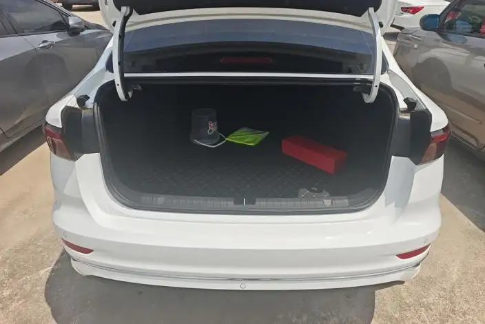 Geely Emgrand 2023 Model No. 4 Gen Champion Edition 1.5L CVT Noble Model – фото 17