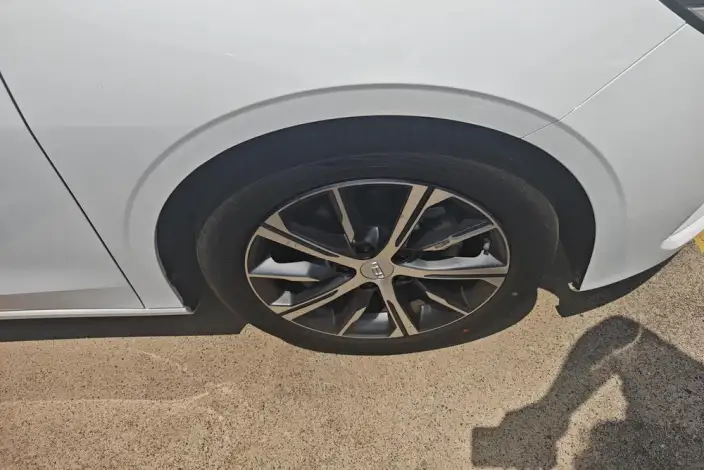 Geely Emgrand 2023 Model No. 4 Gen Champion Edition 1.5L CVT Noble Model – фото 21