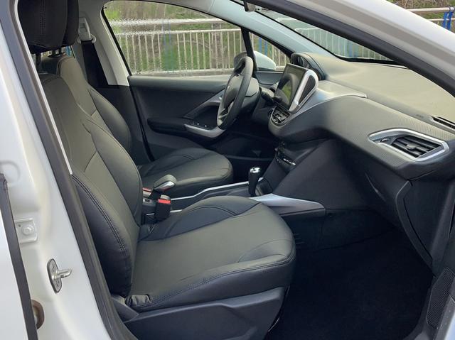 Peugeot 2008 2014 1.6L Automatic Navigation – фото 6