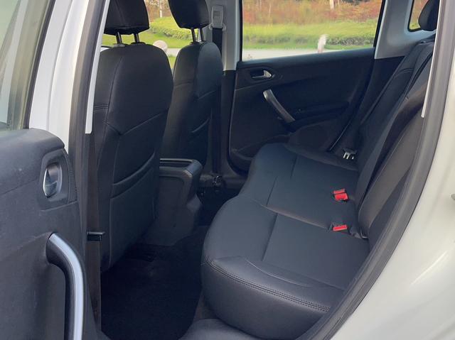Peugeot 2008 2014 1.6L Automatic Navigation – фото 12
