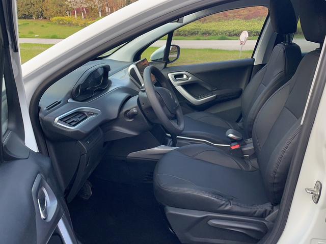Peugeot 2008 2014 1.6L Automatic Navigation – фото 14