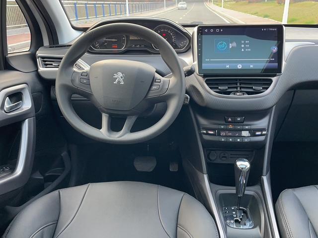 Peugeot 2008 2014 1.6L Automatic Navigation – фото 21