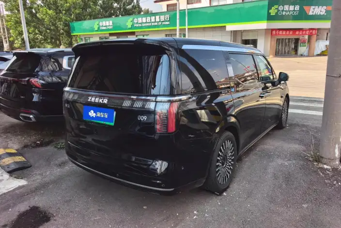 ZEEKR 009 2024 Model VI seat Executive Edition 4WD 108kWh – фото 3