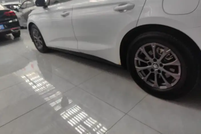 QinL DM 2024 Model DM-i 80KM Leading Model – фото 10