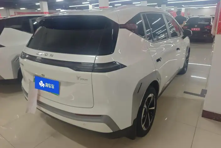 AION Y 2025 Model Plus 510 Lexiang Edition – фото 3