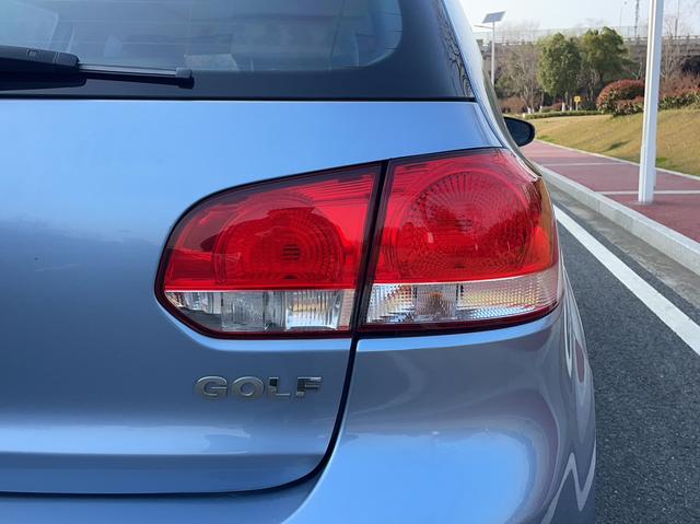 Volkswagen Golf 2012 1.6 Automatic Comfort – фото 9