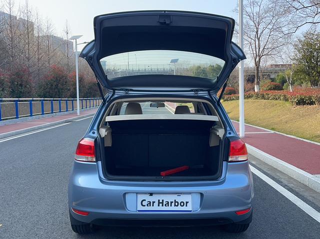 Volkswagen Golf 2012 1.6 Automatic Comfort – фото 11