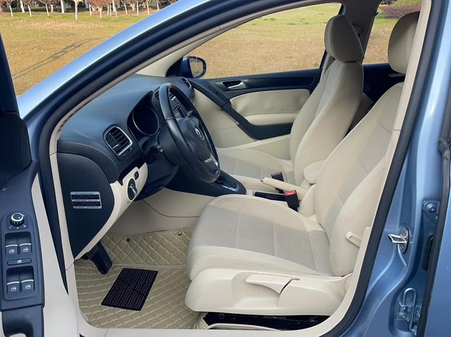 Volkswagen Golf 2012 1.6 Automatic Comfort – фото 14