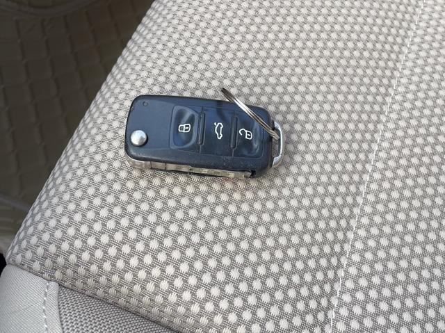 Volkswagen Golf 2012 1.6 Automatic Comfort – фото 18
