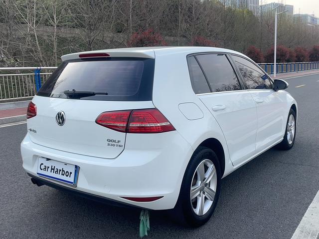 Volkswagen Golf 2016 230 TSI Automatic Comfort – фото 8