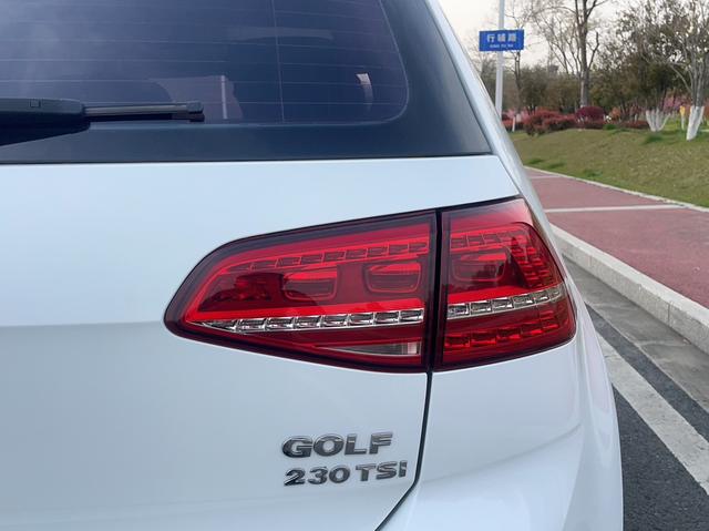 Volkswagen Golf 2016 230 TSI Automatic Comfort – фото 9