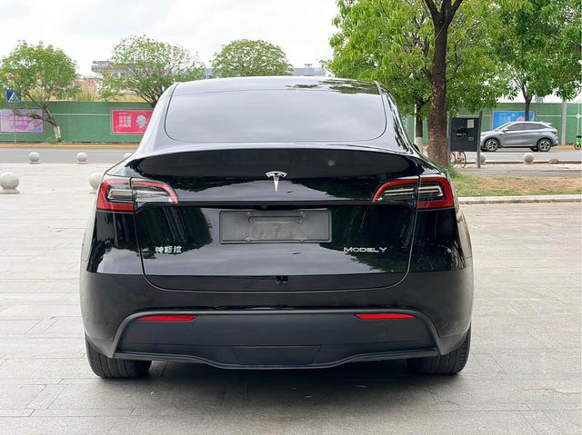 Tesla Model Y 2022 Facelift RWD – фото 5
