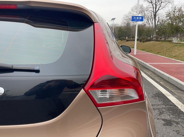 Volvo V40 2014 2.0T Elegant – фото 9