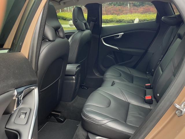 Volvo V40 2014 2.0T Elegant – фото 12