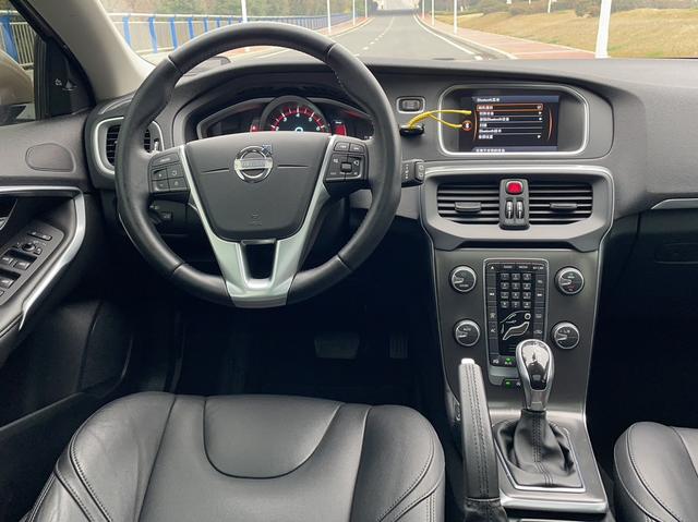 Volvo V40 2014 2.0T Elegant – фото 20