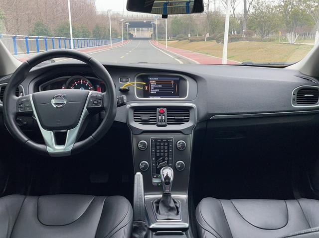 Volvo V40 2014 2.0T Elegant – фото 21