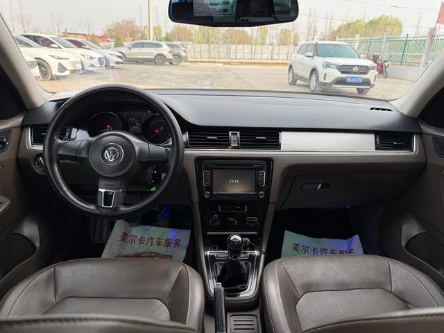 Volkswagen Bora 2014 1.6L Manual Comfort – фото 7