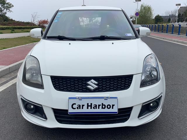 Suzuki Swi f t 2014 модификация 1.5L автоматическое Fashion