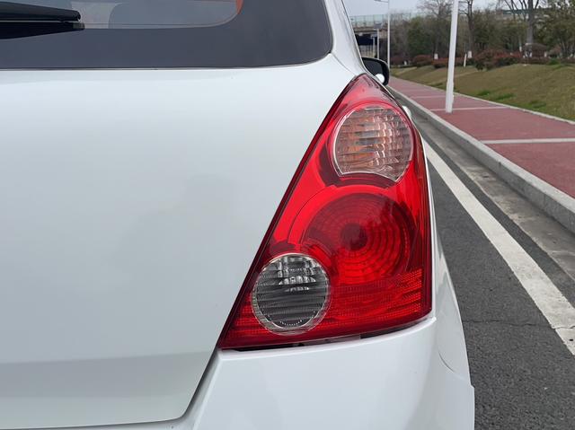 Suzuki Swi f t 2014 модификация 1.5L автоматическое Fashion – фото 9