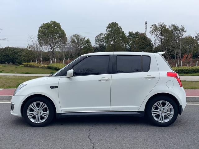 Suzuki Swi f t 2014 модификация 1.5L автоматическое Fashion – фото 13