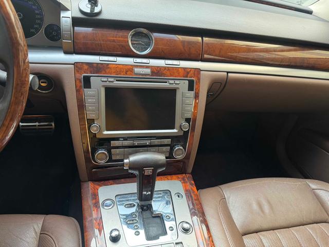 Volkswagen Phaeton 2011 3.6L V6 5-seat Extended Business – фото 9