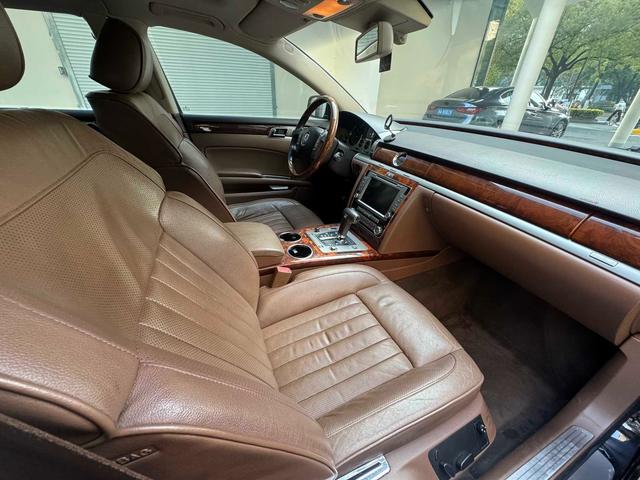 Volkswagen Phaeton 2011 3.6L V6 5-seat Extended Business – фото 10